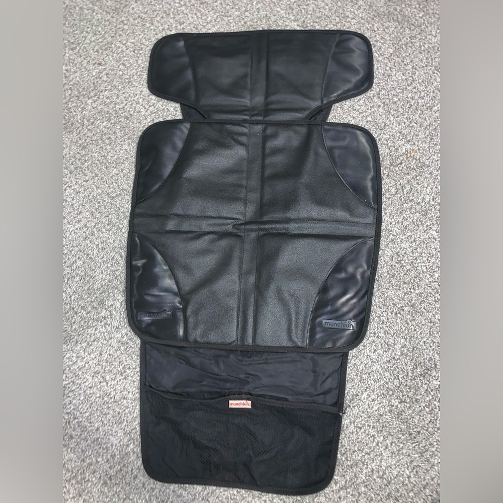 Munchkin seat cover mat for car seats